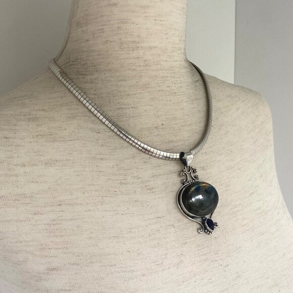 Sterling Silver 925 Oval Labradorite & Amethyst Pendant Necklace 18" Omega Chain - Picture 6 of 16